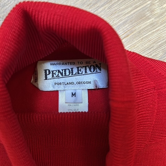 Pendleton sleeveless turtleneck - Picture 4 of 7